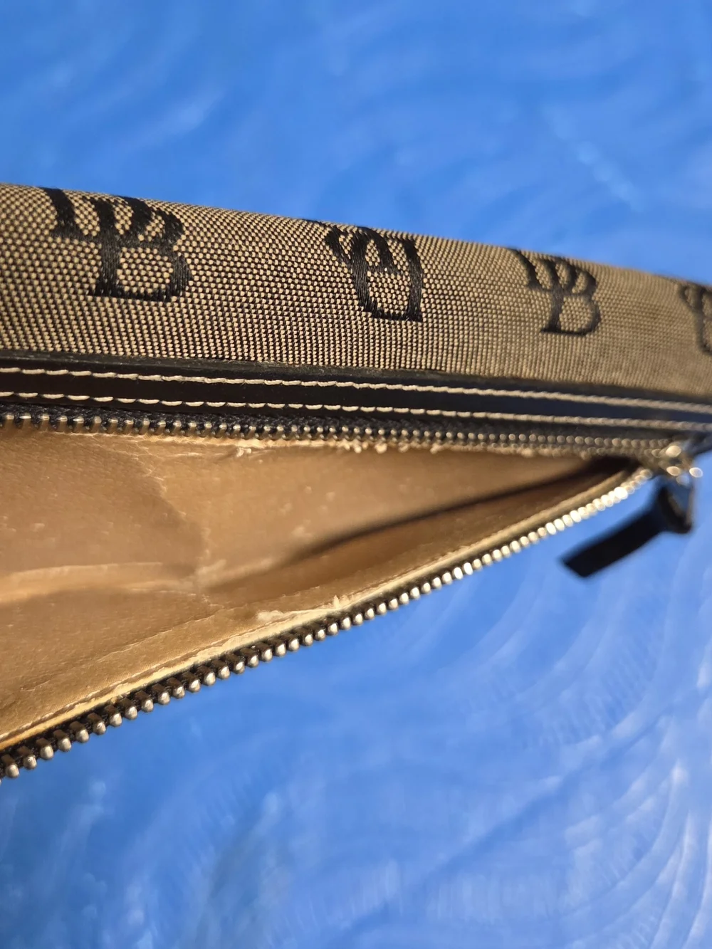 Dooney & Bourke doone burke